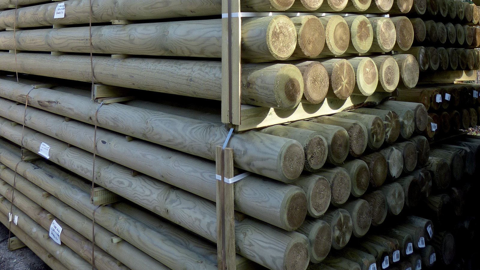 Traditional Rondin Bois de structure et rondins - Machot Bois